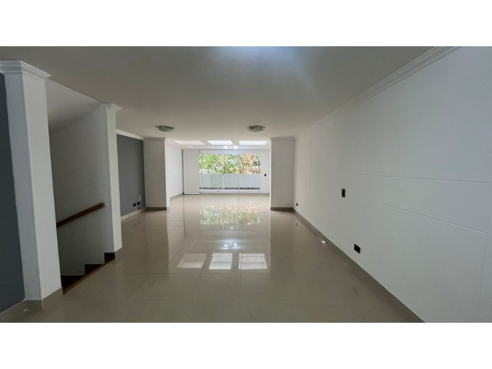 Casa en venta Antioquia Medellín La Candelaria 250 m2 Habitaciones 5 Baños 5 Garajes 2 Precio $1350000000