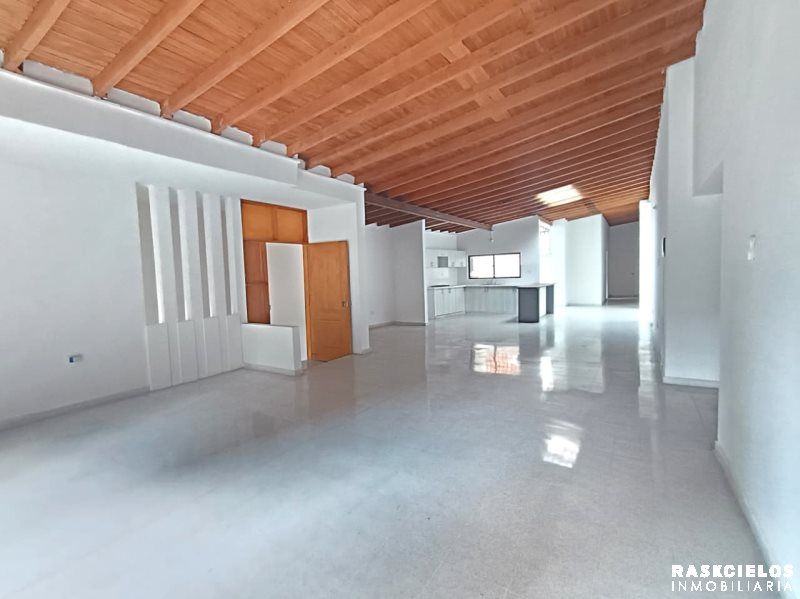 Casa en arriendo Antioquia Medellín Laureles 320 m2 Habitaciones 5 Baños 3 Garajes 1 Precio $12000000