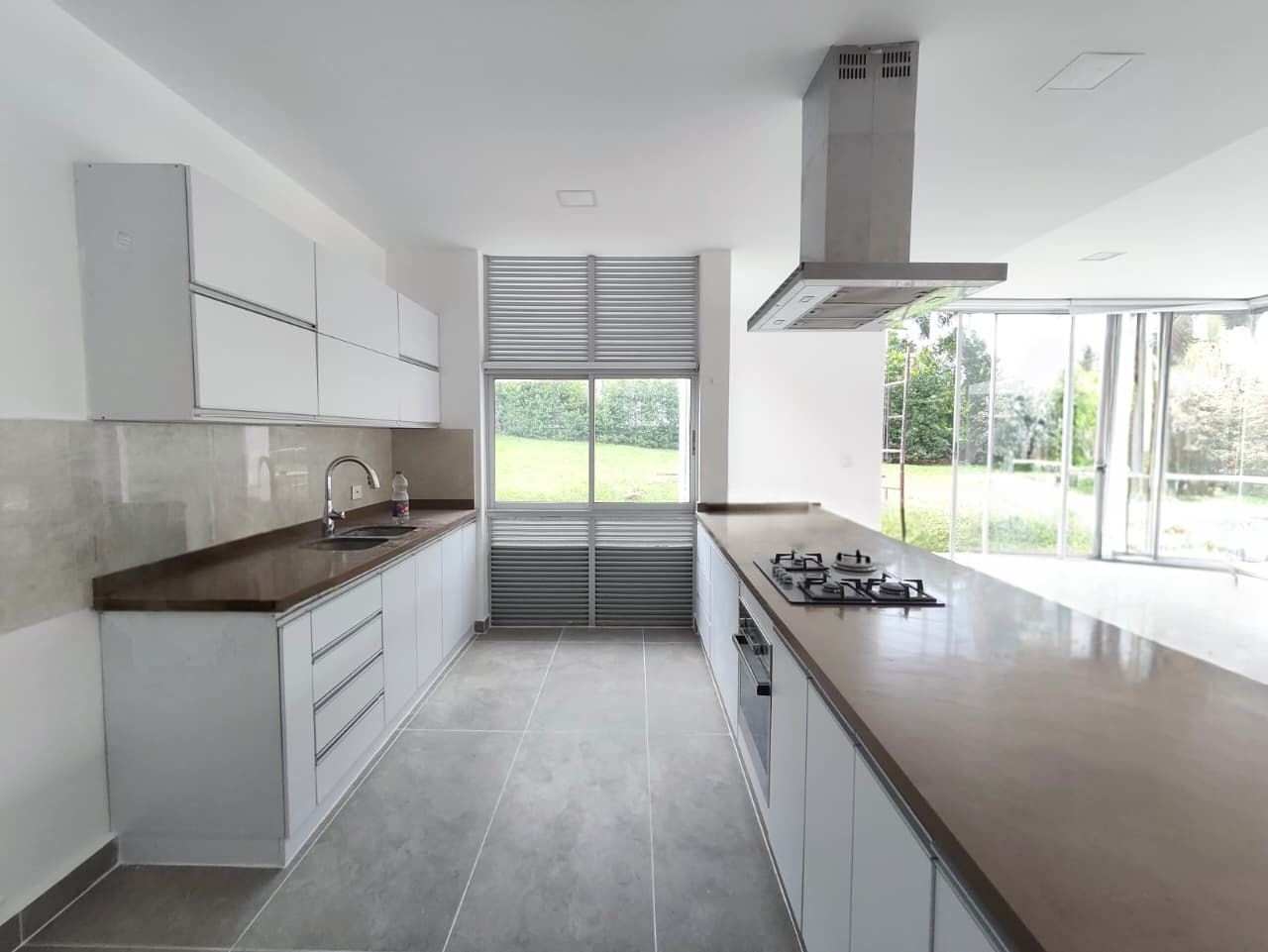 Casa en arriendo Risaralda Pereira Pereira 280 m2 Habitaciones 3 Baños 4 Garajes 2 Precio $8000000