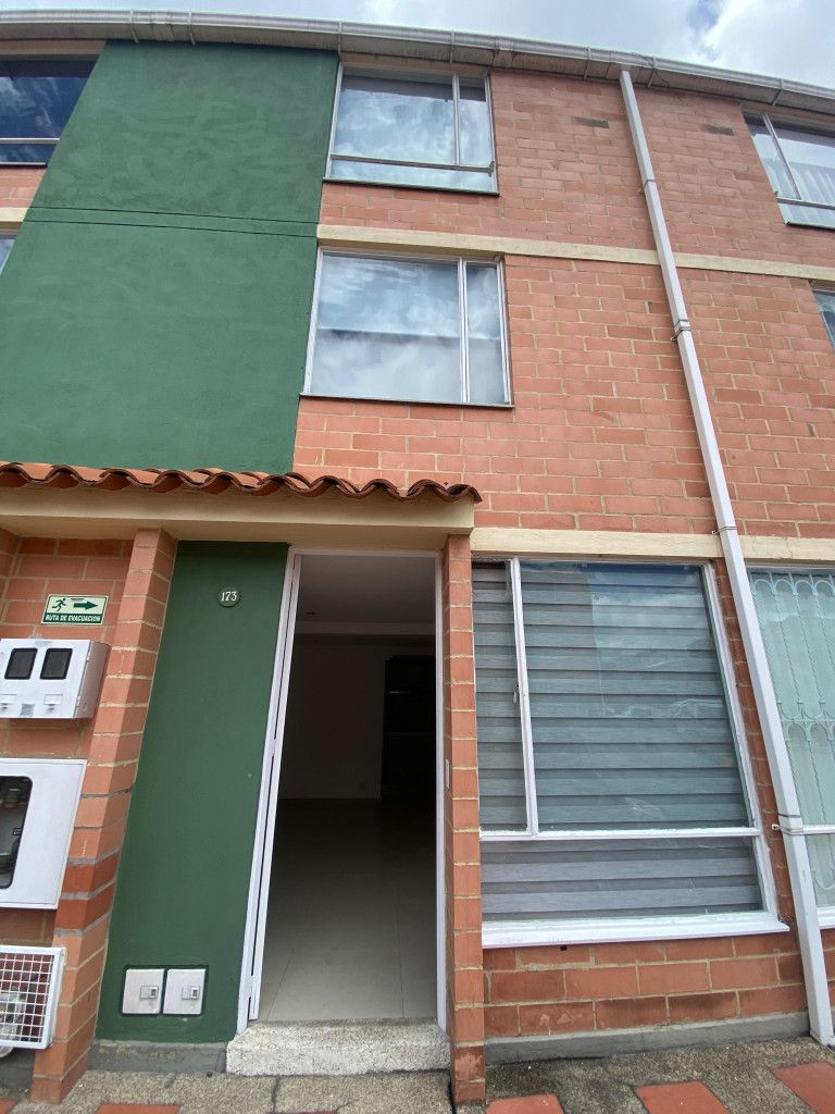 Casa en venta Cundinamarca Bogotá Cantalejo 71 m2 Habitaciones 3 Baños 3 Garajes 1 Precio $375000000