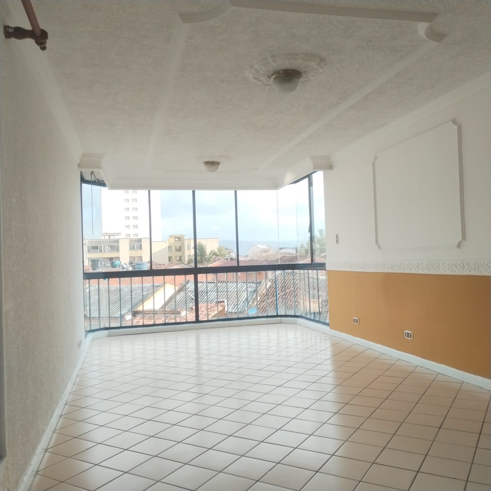 Apartamento en arriendo Santander Bucaramanga Cd Real De Minas 80 m2 Habitaciones 3 Baños 3 Garajes 1 Precio $1830000