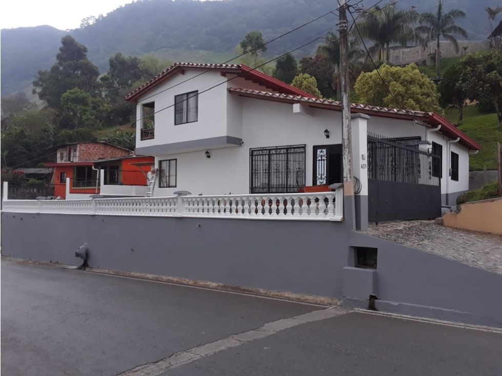 Casa Campestre en venta Antioquia Fredonia Fredonia 250 m2 Habitaciones 4 Baños 4 Garajes 7 Precio $1090000000