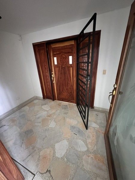 Apartamento en arriendo Valle Del Cauca Cali Cuarto De Legua - Guadalupe 300 m2 Habitaciones 4 Baños 6 Garajes 1 Precio $2500000