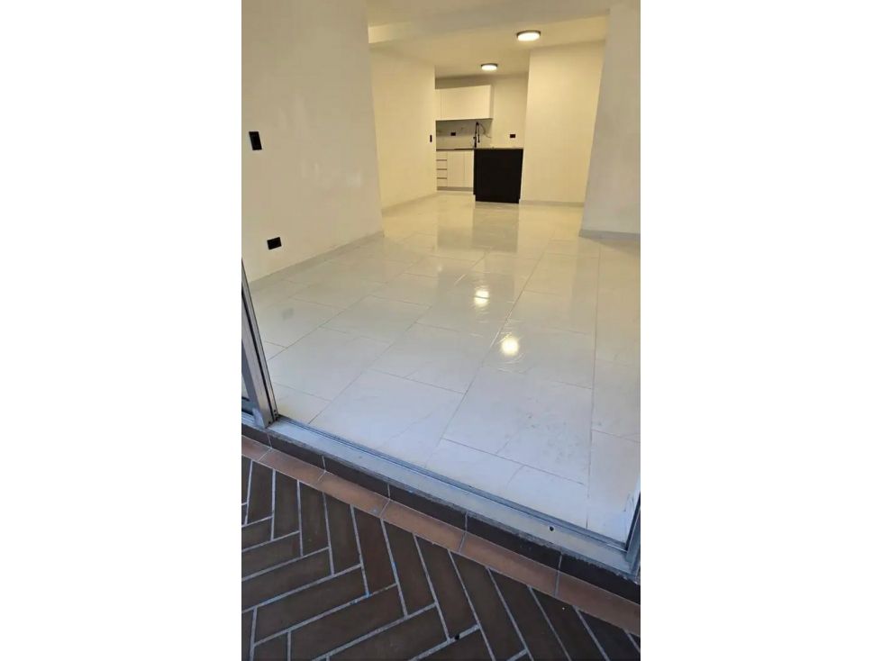 Apartamento en venta Antioquia Medellín Loma De Los Bernal 84 m2 Habitaciones 3 Baños 2 Garajes 1 Precio $610000000
