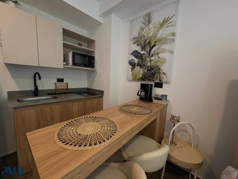 Inmuebles en Remate Apartamento en venta Antioquia Medellín Florida Nueva 18 m2 Habitaciones 1 Baños 1 Garajes 0 Precio $290000000