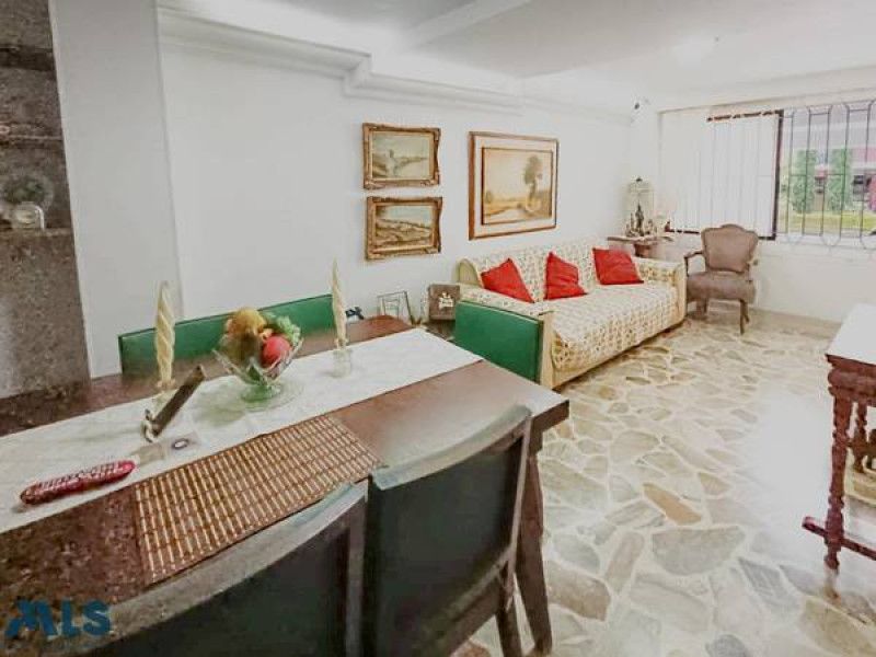 Inmuebles en Remate Apartamento en venta Antioquia Medellín Laureles 112 m2 Habitaciones 4 Baños 3 Garajes 1 Precio $750000000