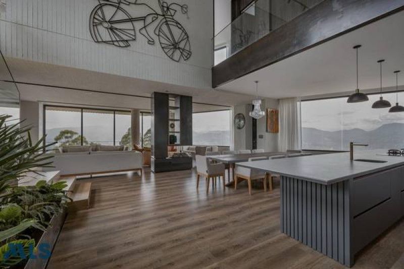 Casa en venta Antioquia Medellín San Lucas 752 m2 Habitaciones 4 Baños 5 Garajes 3 Precio $12000000000