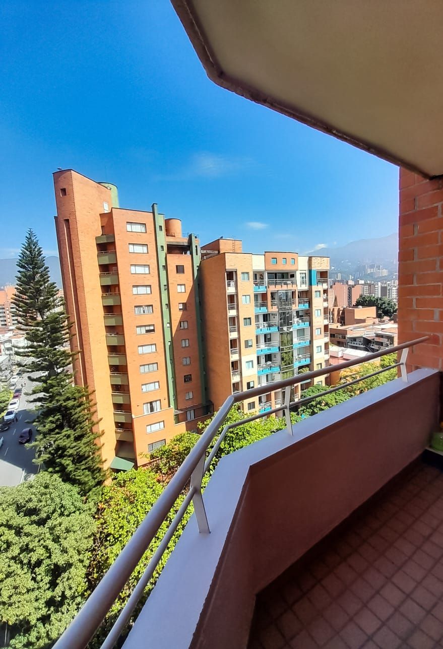 Apartamento en venta Antioquia Medellín Laureles 72 m2 Habitaciones 2 Baños 2 Garajes 1 Precio $590000000