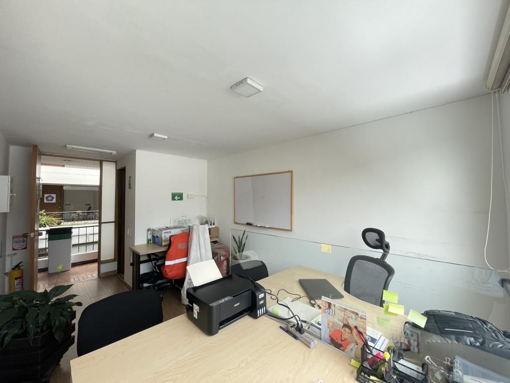 Oficina en venta Cundinamarca Bogotá Santa Barbara Occidental 14 m2 Habitaciones 0 Baños 1 Garajes 0 Precio $110000000