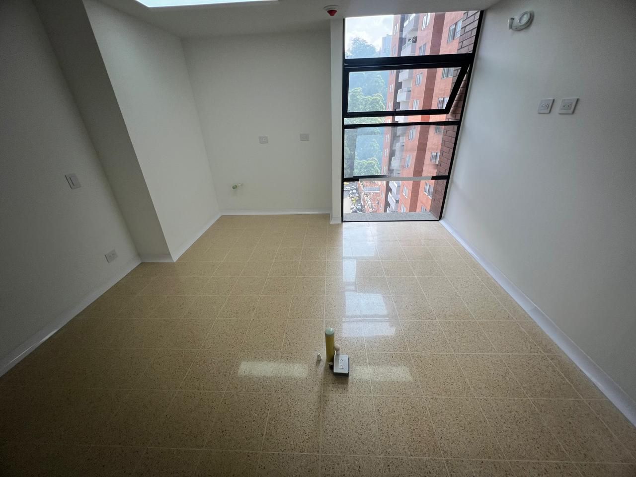 Consultorio en arriendo Antioquia Medellín San Diego 34 m2 Habitaciones 0 Baños 1 Garajes 1 Precio $5800000