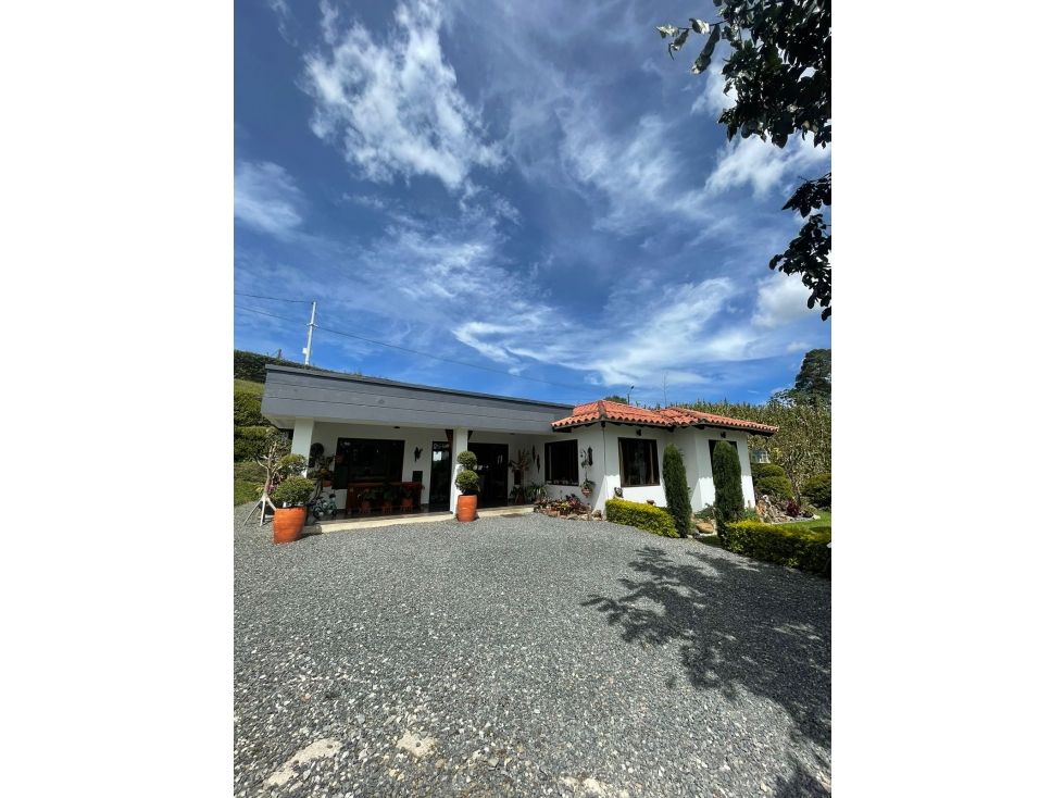 Casa Campestre en venta Antioquia El Carmen De Viboral El Carmen De Viboral 150 m2 Habitaciones 3 Baños 2 Garajes 6 Precio $1000000000