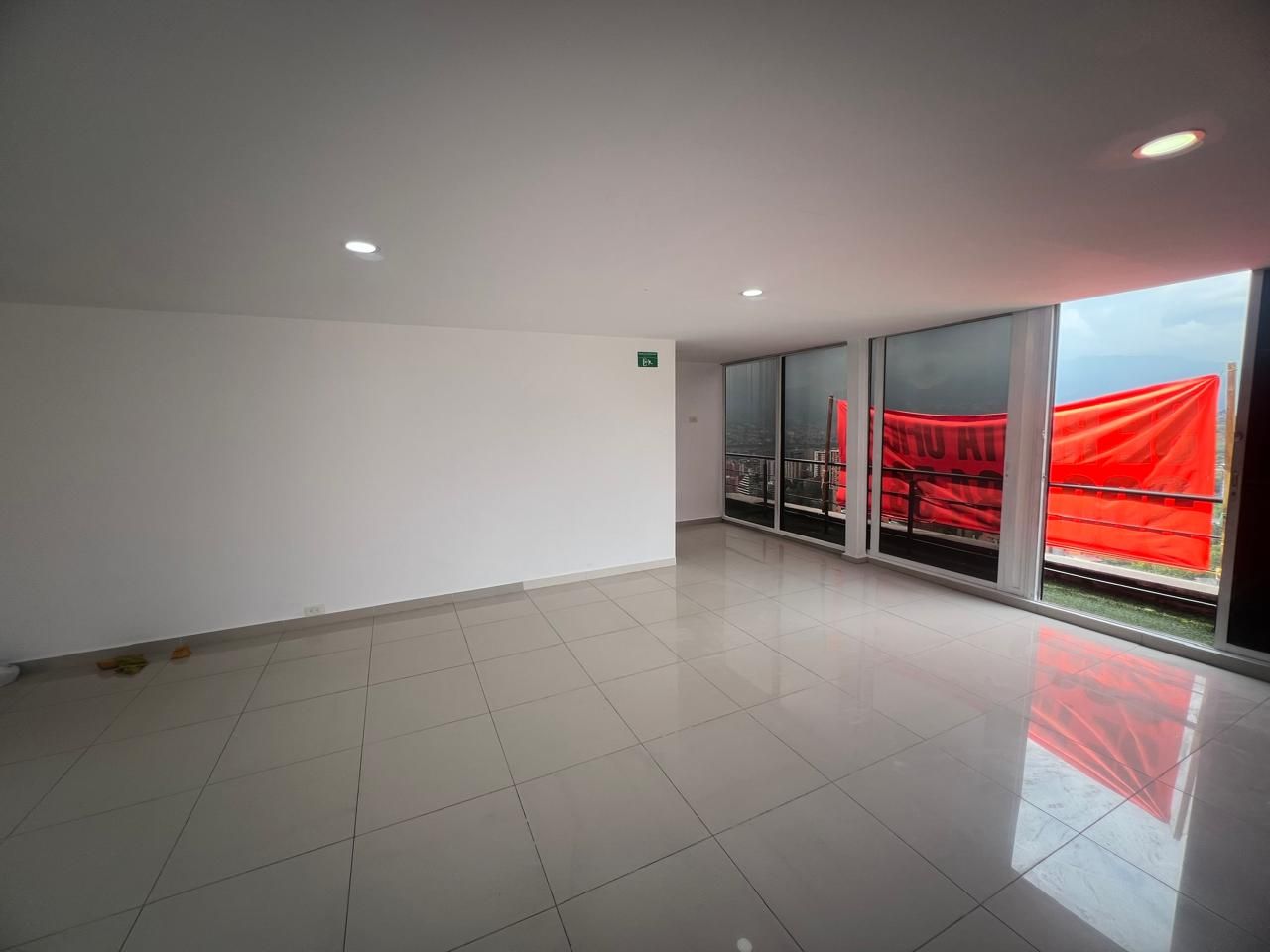 Oficina en arriendo Antioquia Medellín El Tesoro 105 m2 Habitaciones 0 Baños 2 Garajes 0 Precio $4700000