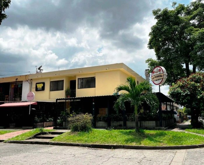 Casa en venta Valle Del Cauca Cali La Flora 394 m2 Habitaciones 8 Baños 5 Garajes 2 Precio $1250000000