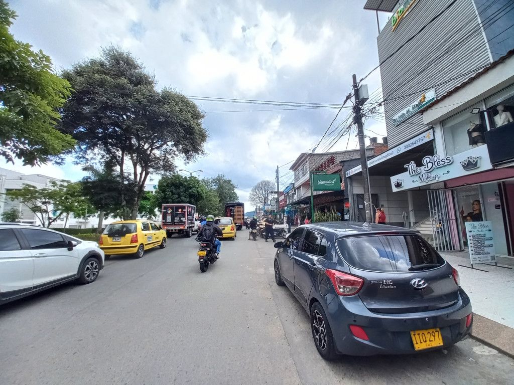 Local en arriendo Tolima Ibagué Limonar 10 m2 Habitaciones 0 Baños 1 Garajes 0 Precio $1051000