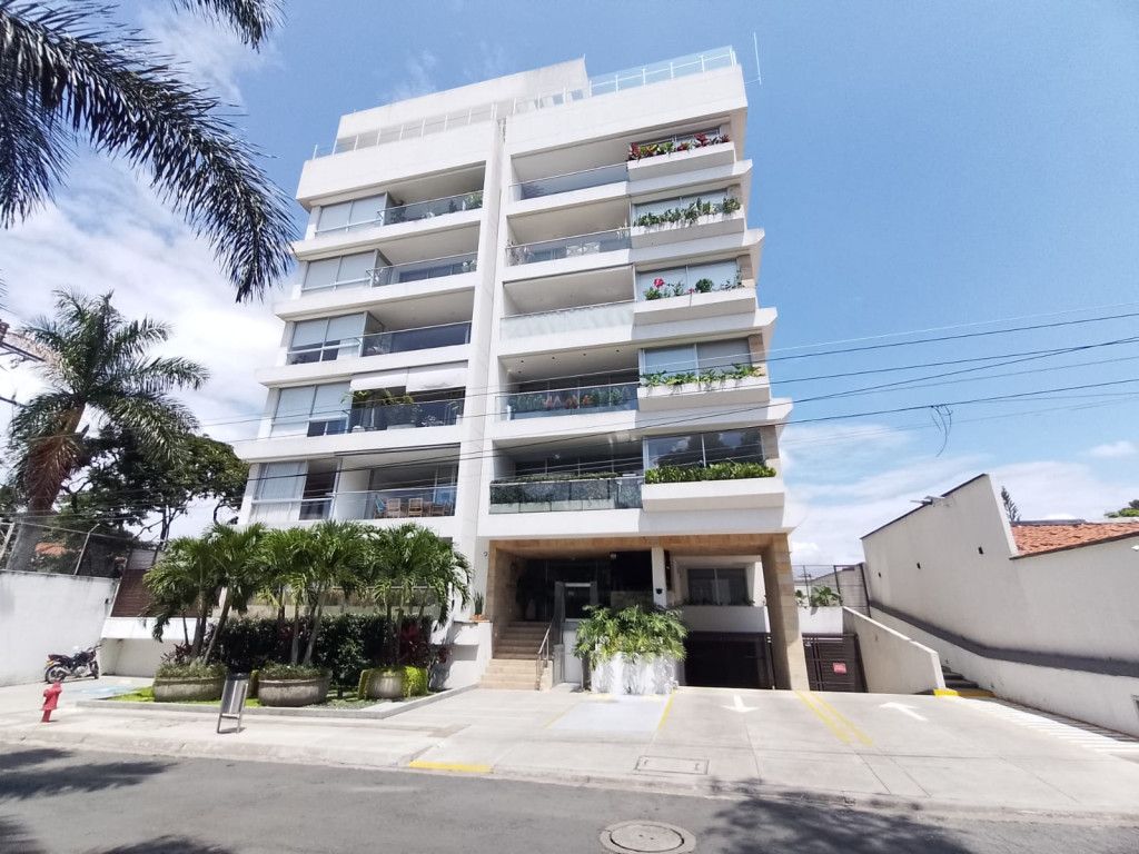 Apartamento en arriendo Valle Del Cauca Cali Urbanización Ciudad Jardín 0 m2 Habitaciones 4 Baños 5 Garajes 2 Precio $8000000