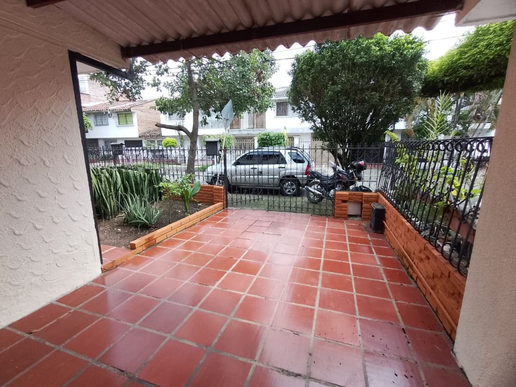 Casa en venta Valle Del Cauca Cali Ciudad Capri 0 m2 Habitaciones 5 Baños 4 Garajes 2 Precio $550000000
