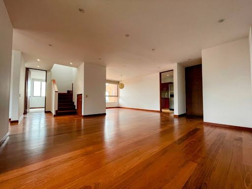 Apartamento en arriendo Cundinamarca Bogotá Bella Suiza 430 m2 Habitaciones 3 Baños 3 Garajes 2 Precio $9611200