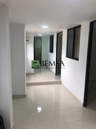 Oficina en arriendo Antioquia Medellín Colon 90 m2 Habitaciones 0 Baños 2 Garajes 0 Precio $2200000