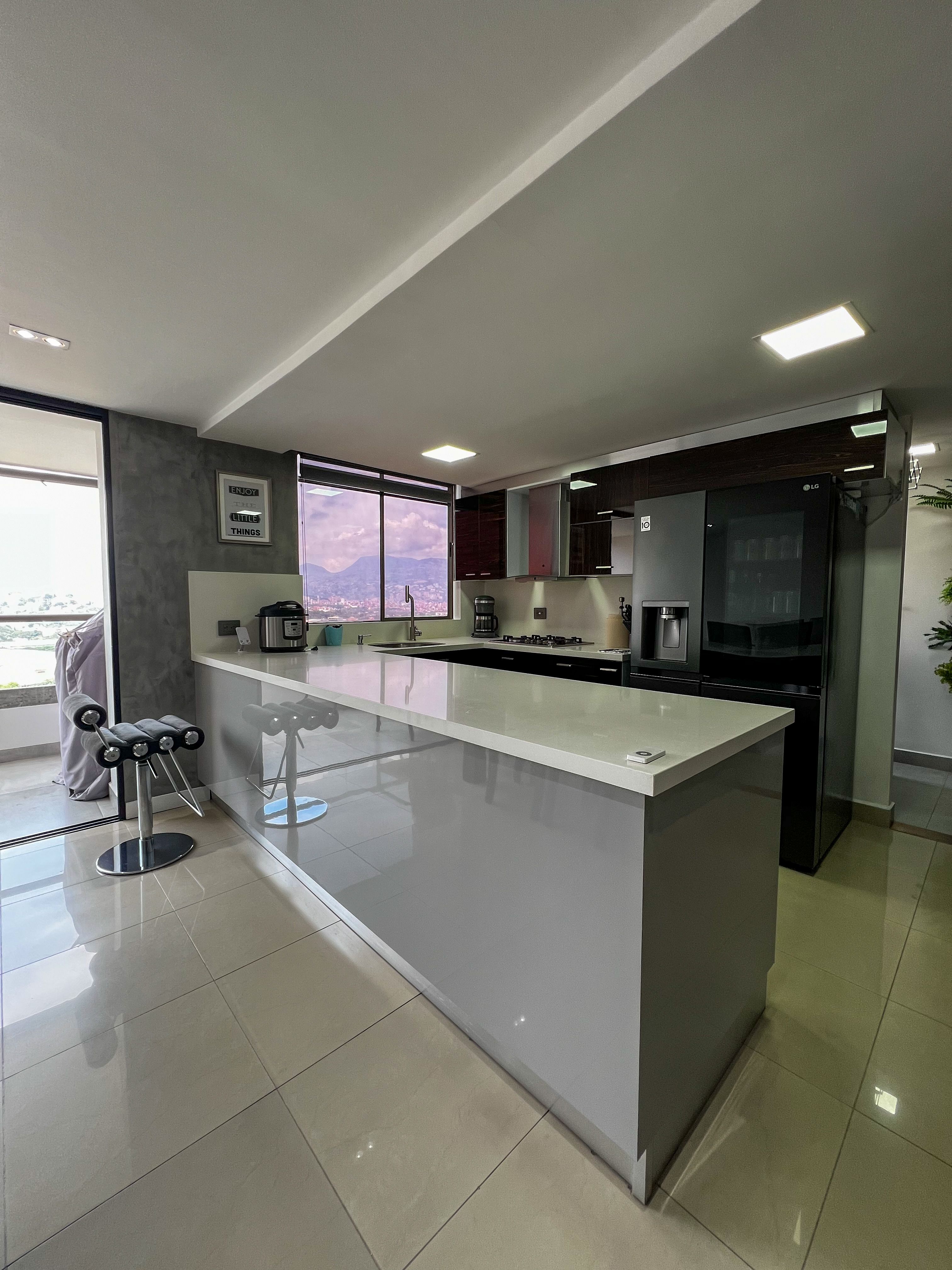 Apartamento en arriendo Antioquia Medellín Santa Maria De Los Angeles 125 m2 Habitaciones 3 Baños 3 Garajes 2 Precio $11000000