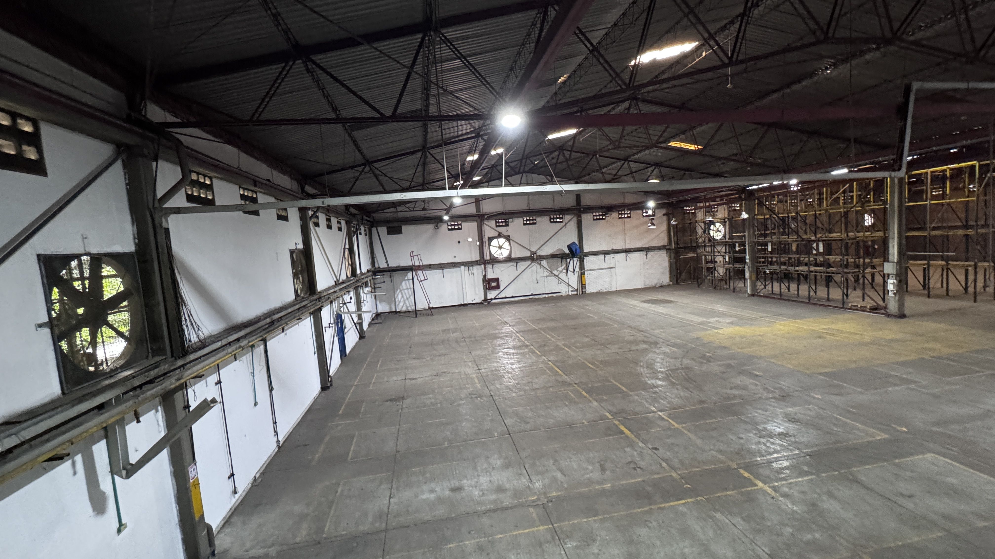 Bodega en arriendo Valle Del Cauca Cali Ciudad Los Álamos 4000 m2 Habitaciones 0 Baños 6 Garajes 6 Precio $80000001