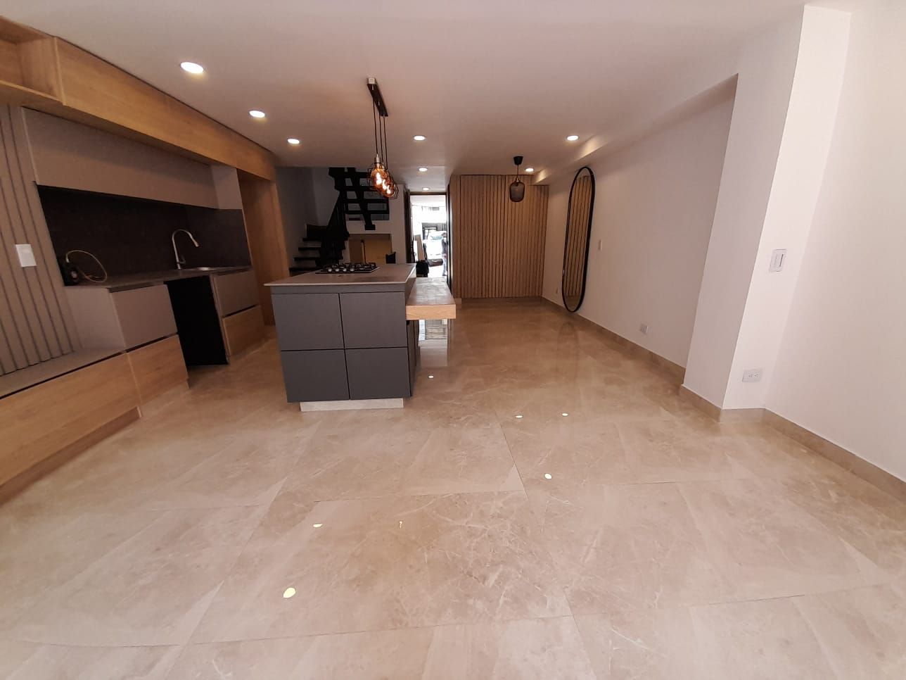 Casa en arriendo Antioquia Medellín Los Naranjos 220 m2 Habitaciones 3 Baños 4 Garajes 1 Precio $7800000