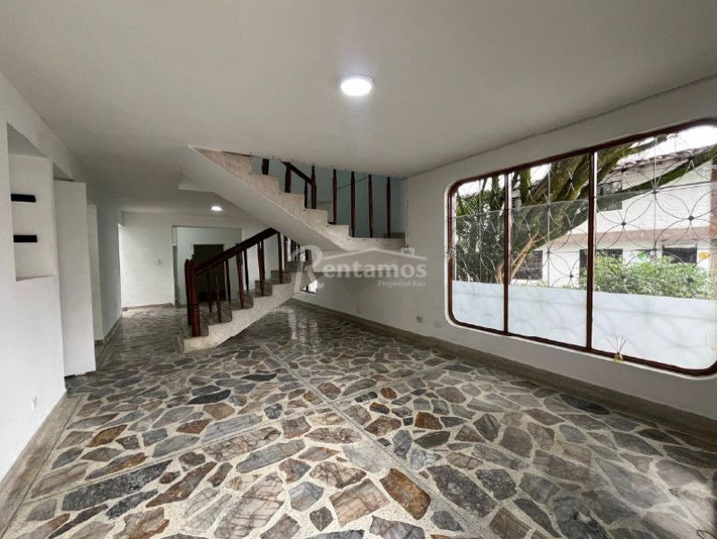 Oficina en arriendo Antioquia Envigado San Marcos 280 m2 Habitaciones 0 Baños 3 Garajes 0 Precio $7300000