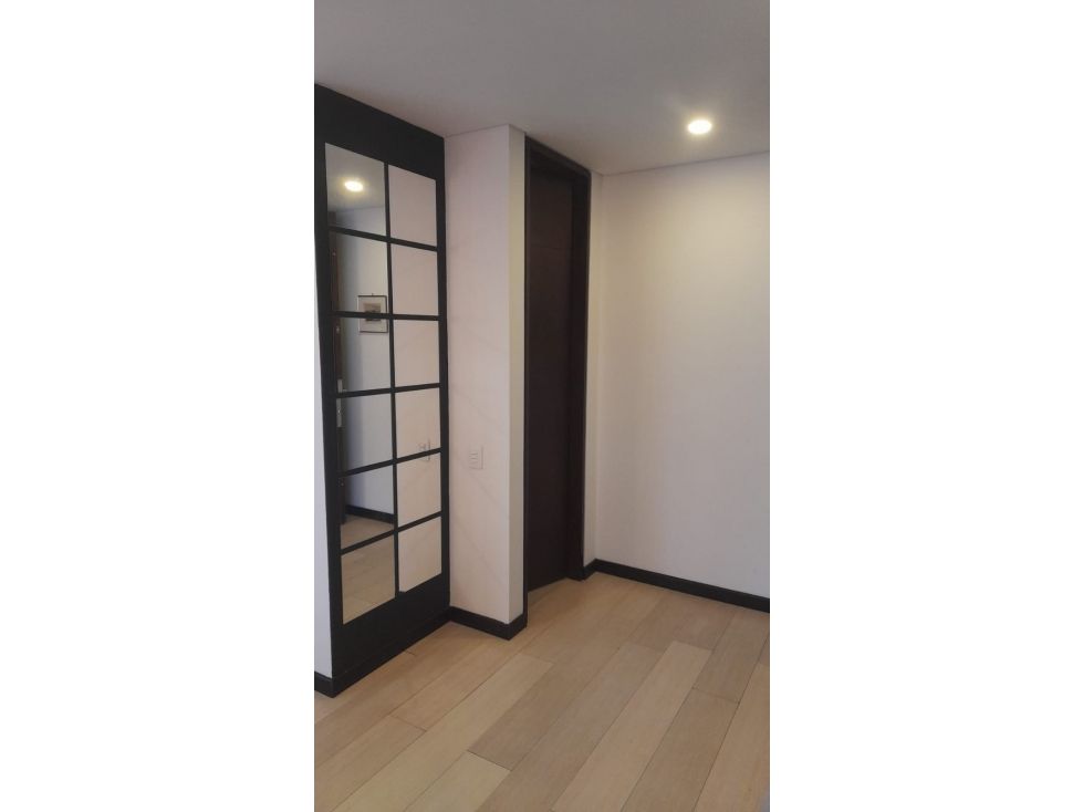 Apartamento en arriendo Cundinamarca Bogotá Santa Barbara Central 80 m2 Habitaciones 2 Baños 2 Garajes 2 Precio $5000000