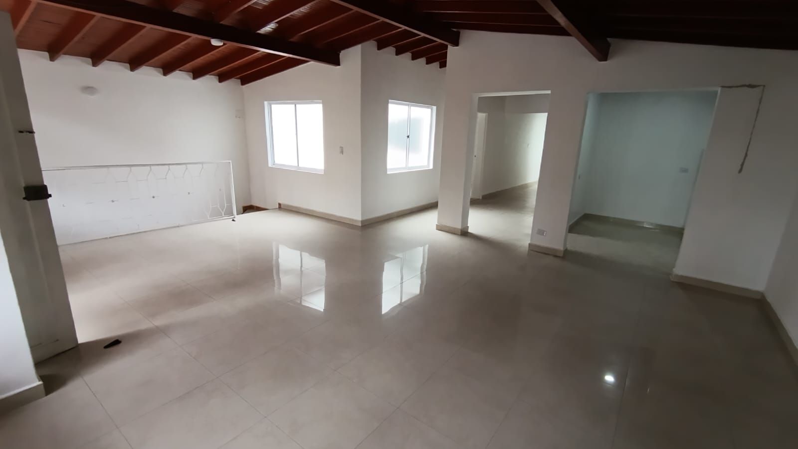 Casa en arriendo Antioquia Medellín Miravalle 121 m2 Habitaciones 5 Baños 4 Garajes 0 Precio $4000000