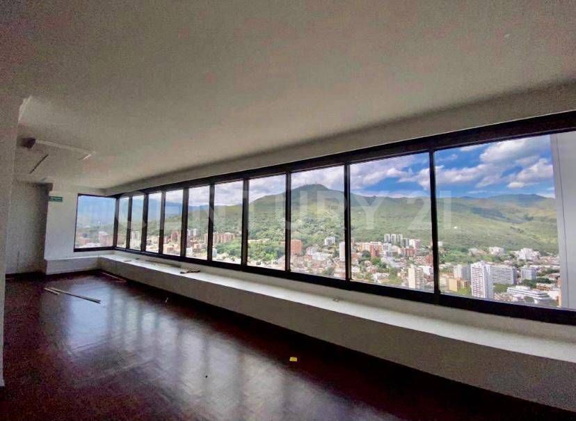 Oficina en arriendo Valle Del Cauca Cali Versalles 340 m2 Habitaciones 0 Baños 4 Garajes 2 Precio $9900000