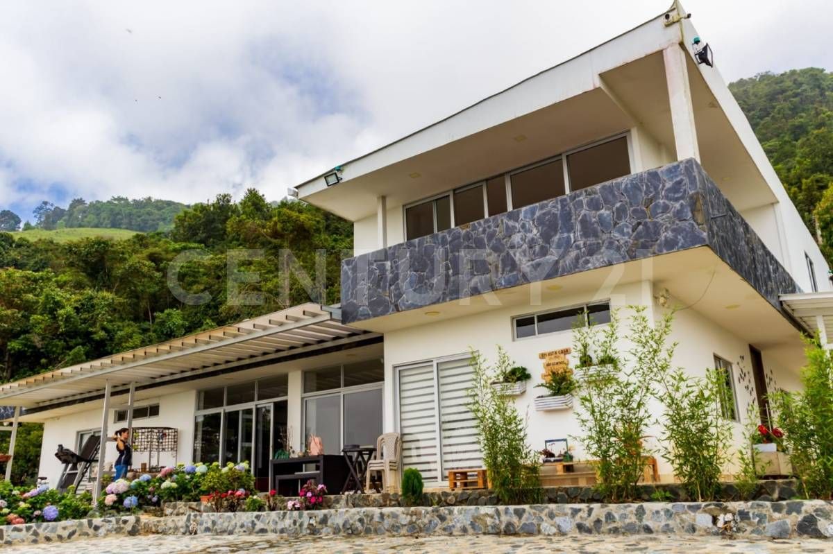 Casa en arriendo Valle Del Cauca Yumbo Yumbo 300 m2 Habitaciones 4 Baños 4 Garajes 8 Precio $8500000