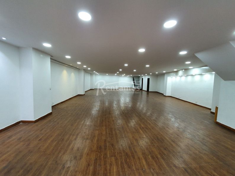 Local en arriendo Antioquia Envigado Jardines 200 m2 Habitaciones 0 Baños 2 Garajes 0 Precio $11000000