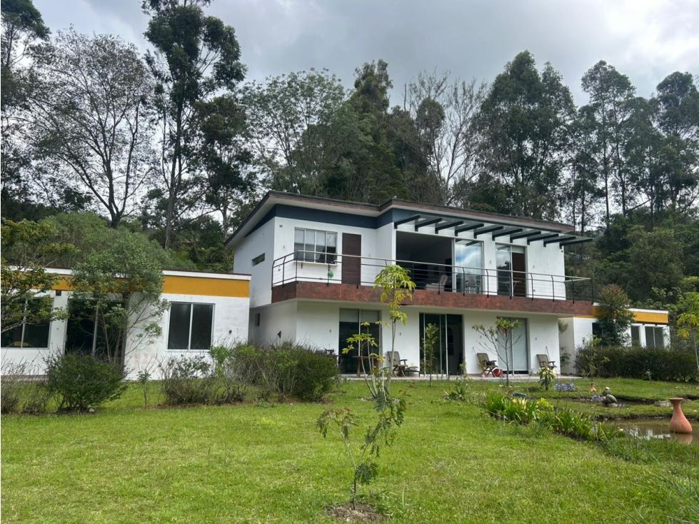 Finca en arriendo Antioquia La Ceja La Ceja 500 m2 Habitaciones 3 Baños 4 Garajes 0 Precio $10900000