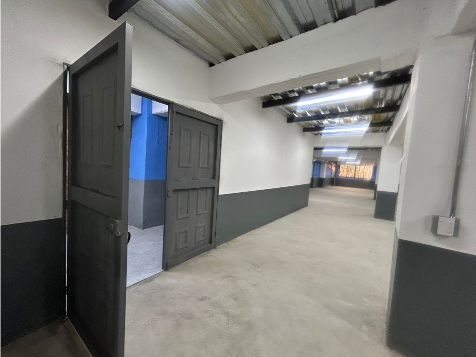 Bodega en arriendo Antioquia Medellín Prado 280 m2 Habitaciones 0 Baños 3 Garajes 0 Precio $7000000