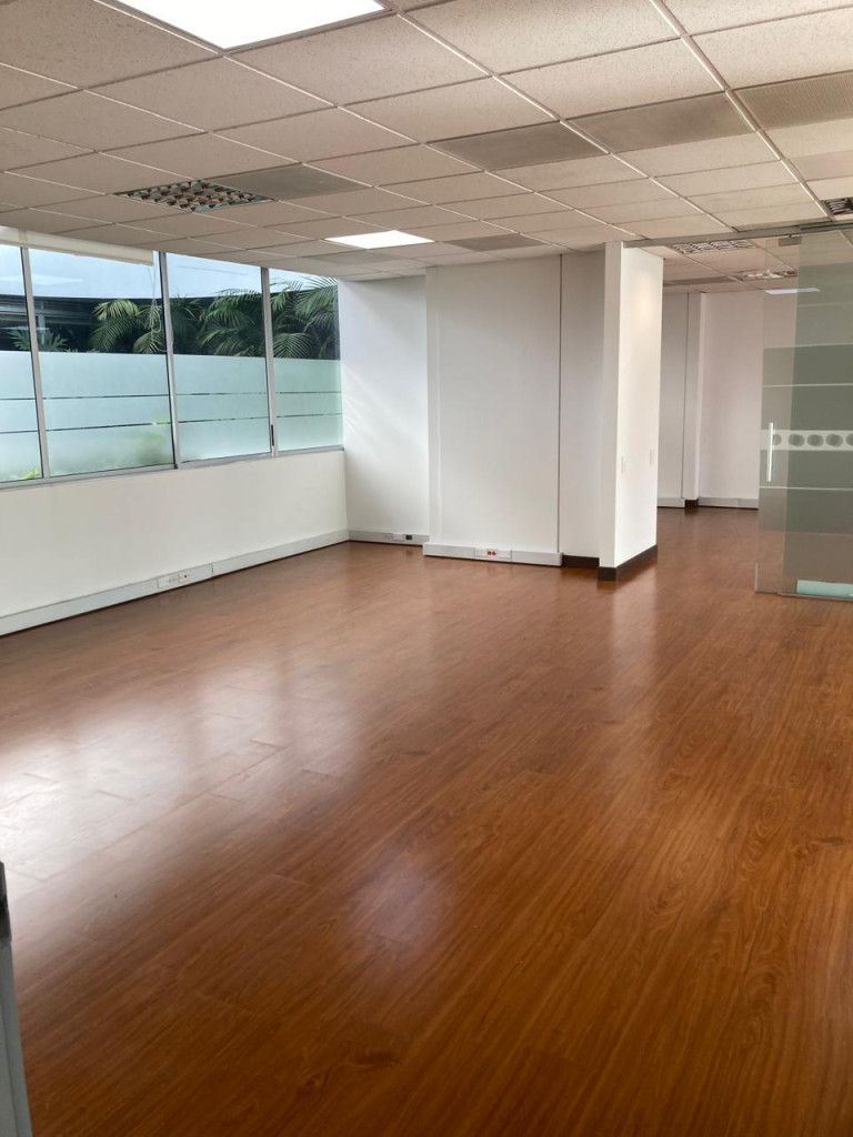 Oficina en arriendo Cundinamarca Bogotá Chico 107 m2 Habitaciones 0 Baños 1 Garajes 2 Precio $9400000