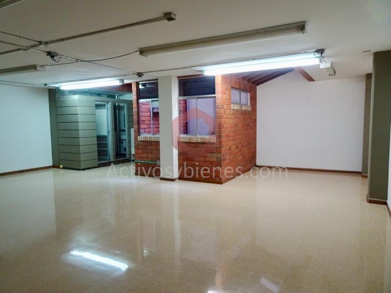 Bodega en arriendo Antioquia Medellín Los Alpes 100 m2 Habitaciones 0 Baños 2 Garajes 0 Precio $3200000