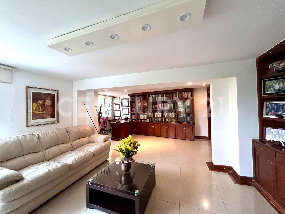 Casa en arriendo Valle Del Cauca Cali Bellavista 364 m2 Habitaciones 4 Baños 3 Garajes 3 Precio $10000000