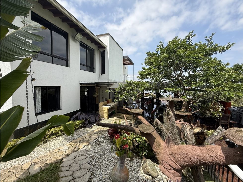 Casa en arriendo o venta Antioquia Medellín Medellín 510 m2 Habitaciones 3 Baños 5 Garajes 2 Precio venta $4800000000 Precio arriendo $26000000