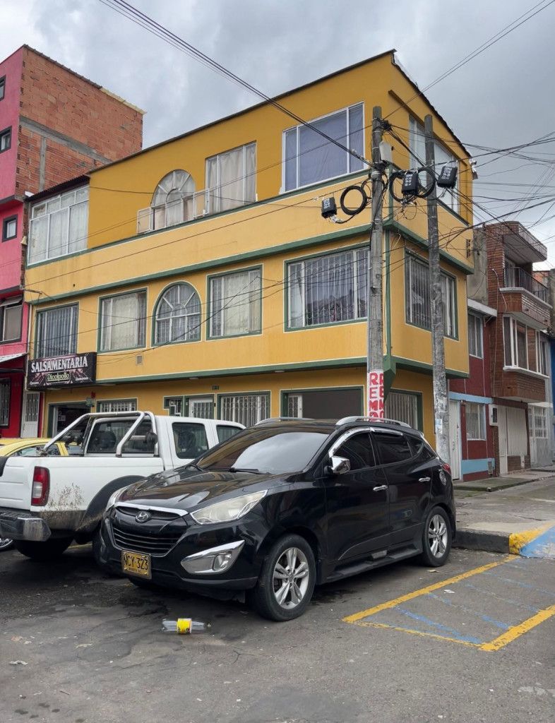 Local en arriendo Cundinamarca Bogotá Ciudad Bachué 20 m2 Habitaciones 0 Baños 1 Garajes 0 Precio $1300000