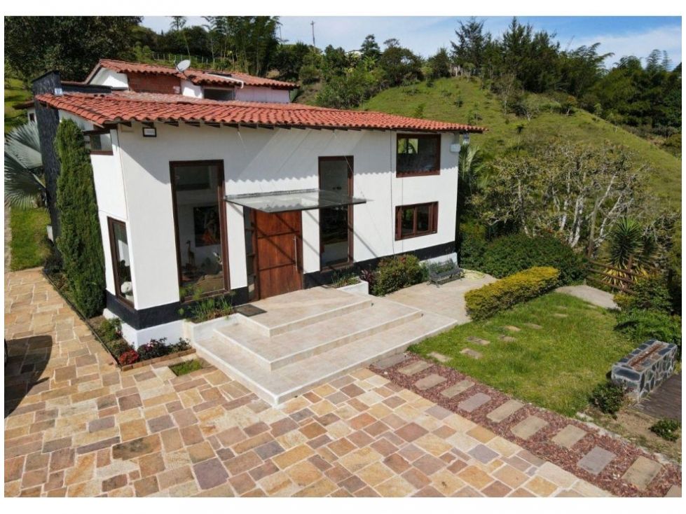 Casa en venta Antioquia Peñol Peñol 800 m2 Habitaciones 8 Baños 5 Garajes 8 Precio $2200000000