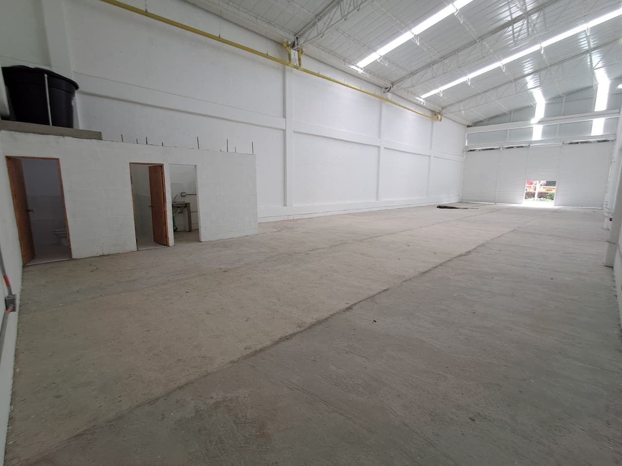 Bodega en arriendo Antioquia Bello Bello 300 m2 Habitaciones 0 Baños 2 Garajes 0 Precio $5400000