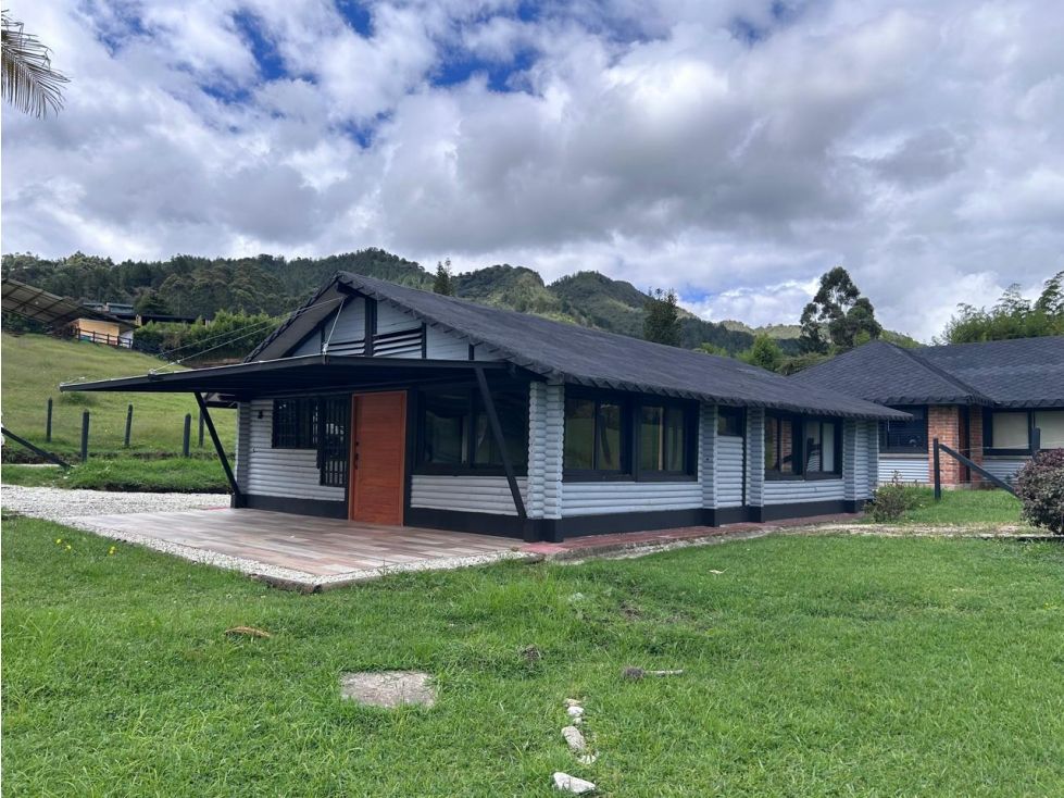 Casa Campestre en arriendo Antioquia La Ceja Centro 104 m2 Habitaciones 2 Baños 2 Garajes 2 Precio $3900000