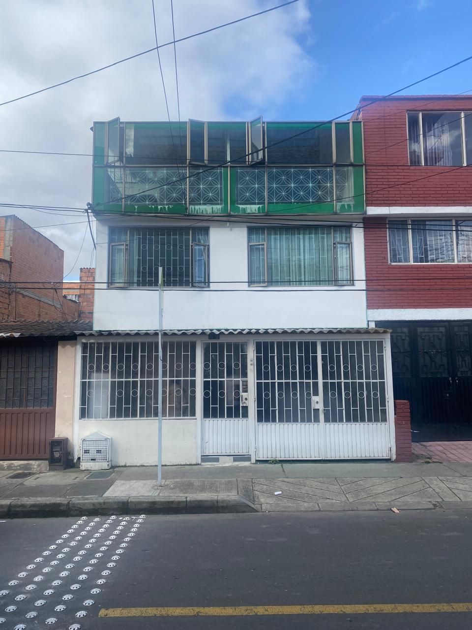 Casa en venta Cundinamarca Bogotá Super Manzana 6 280 m2 Habitaciones 6 Baños 3 Garajes 1 Precio $570000000