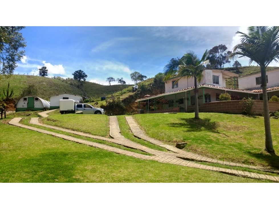 Finca en venta Antioquia Guarne Guarne 57000 m2 Habitaciones 4 Baños 2 Garajes 10 Precio $5200000000