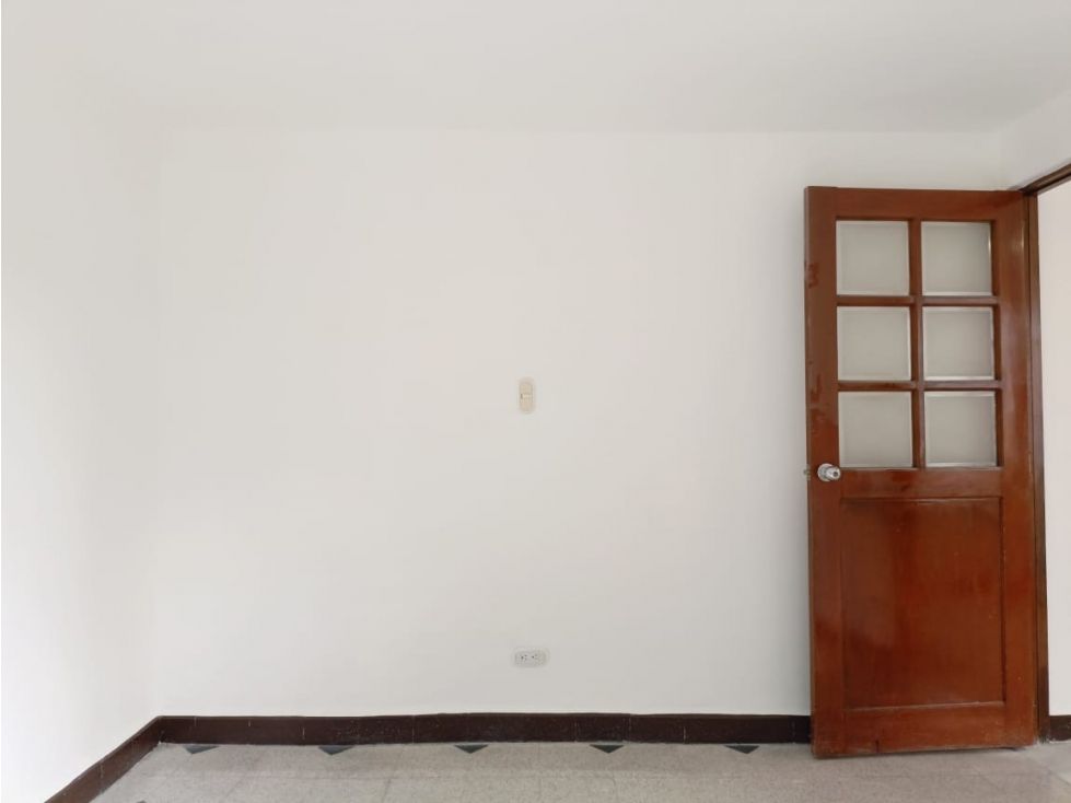 Local en arriendo Antioquia Medellín La Candelaria 30 m2 Habitaciones 0 Baños 1 Garajes 0 Precio $2300000