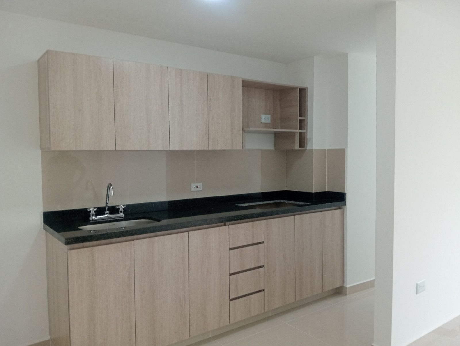 Apartamento en arriendo Antioquia Envigado Zona Centro 80 m2 Habitaciones 3 Baños 2 Garajes 0 Precio $2600000