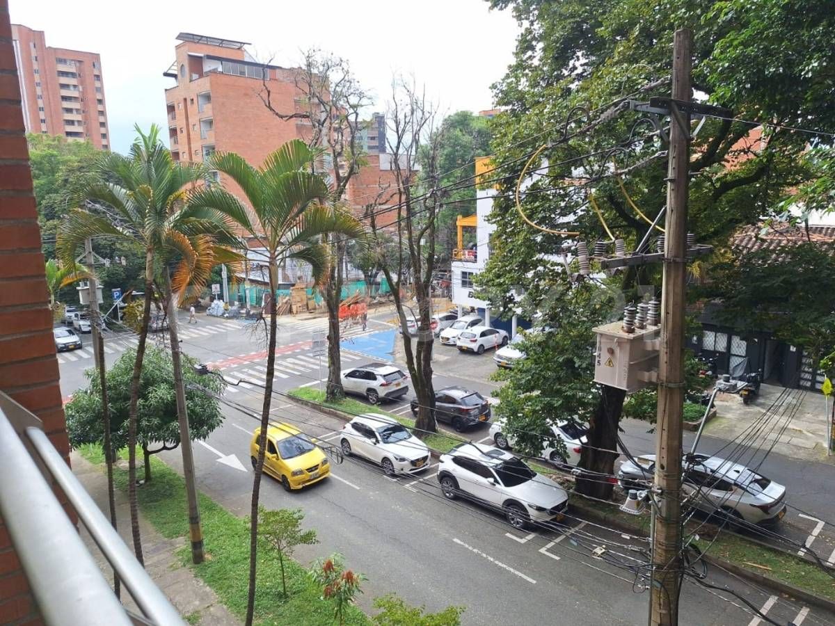 Apartamento en arriendo Antioquia Medellín Urbanizacion Los Laureles 70 m2 Habitaciones 3 Baños 2 Garajes 1 Precio $3400000