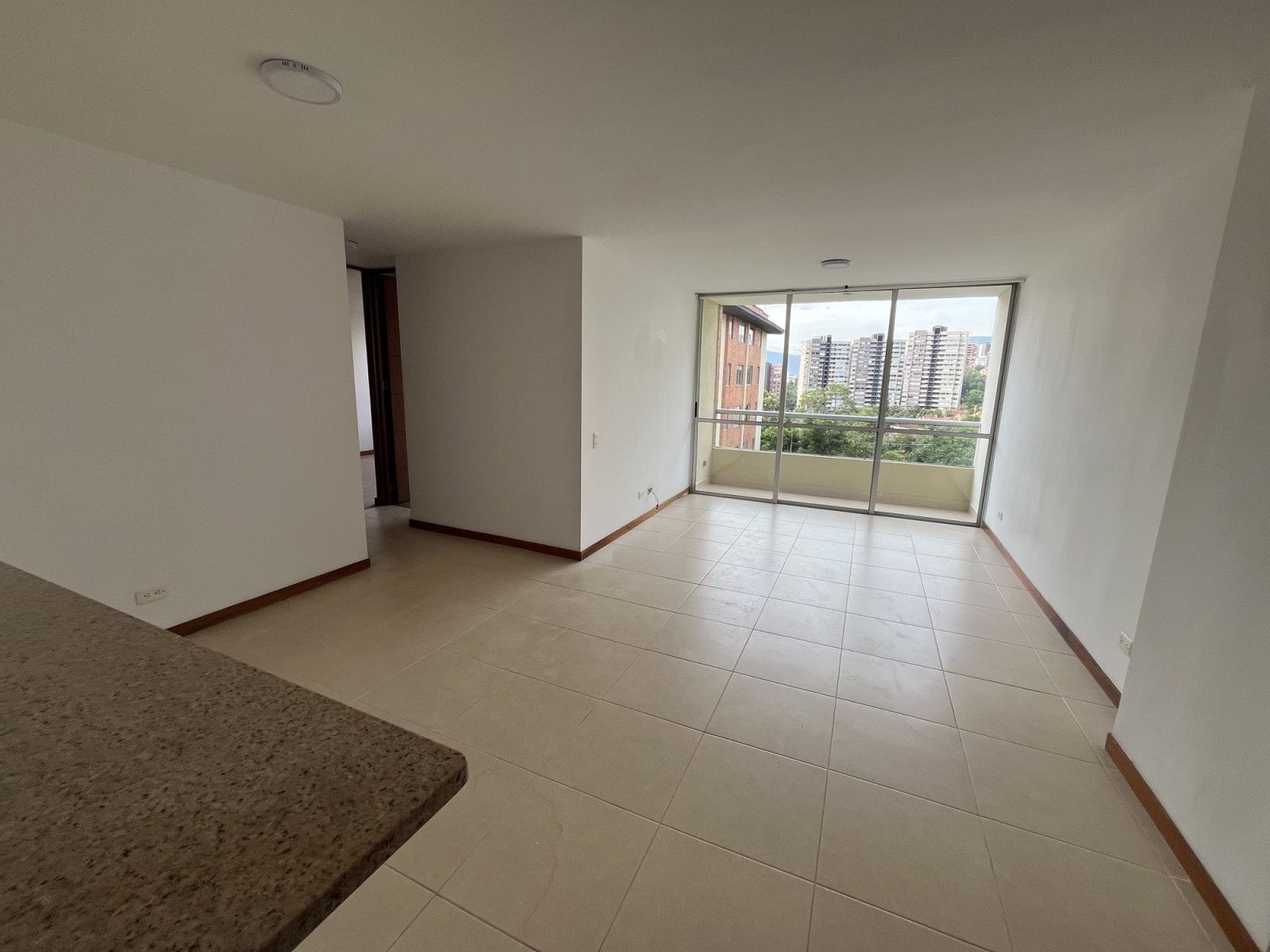 Apartamento en arriendo Antioquia Envigado El Esmeraldal 60 m2 Habitaciones 2 Baños 2 Garajes 1 Precio $3200000