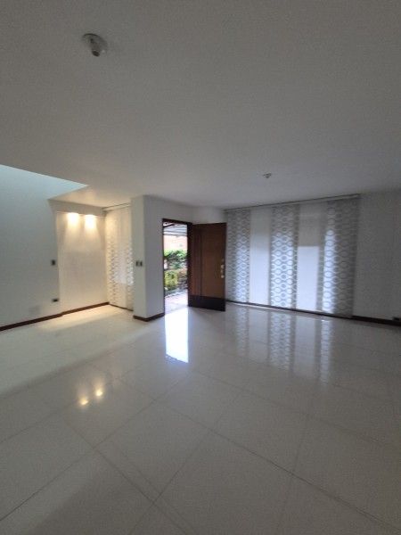 Casa en venta Valle Del Cauca Cali Urbanización San Joaquín 260 m2 Habitaciones 4 Baños 4 Garajes 0 Precio $950000000