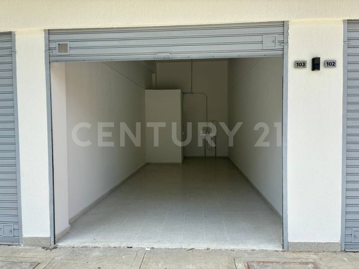 Local en arriendo Valle Del Cauca Cali El Refugio 1 m2 Habitaciones 0 Baños 1 Garajes 0 Precio $4200000