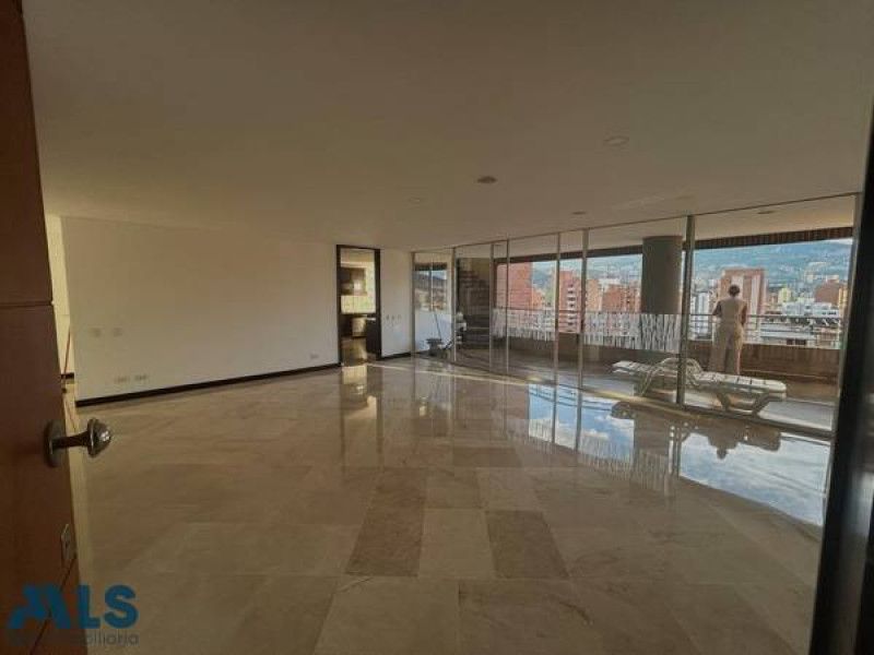 Apartamento en venta Antioquia Medellín El Nogal- Los Almendros 250 m2 Habitaciones 4 Baños 5 Garajes 4 Precio $2000000000